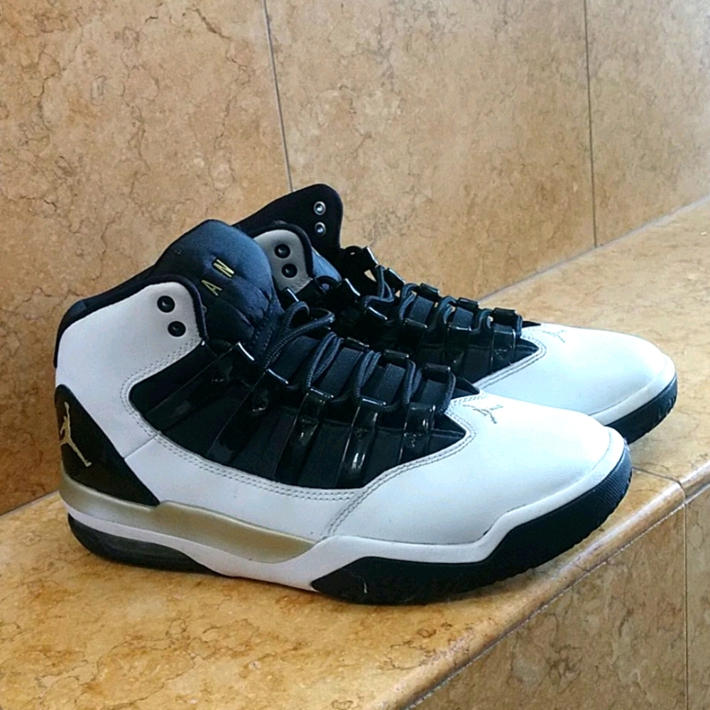 Jordan basketball shoes